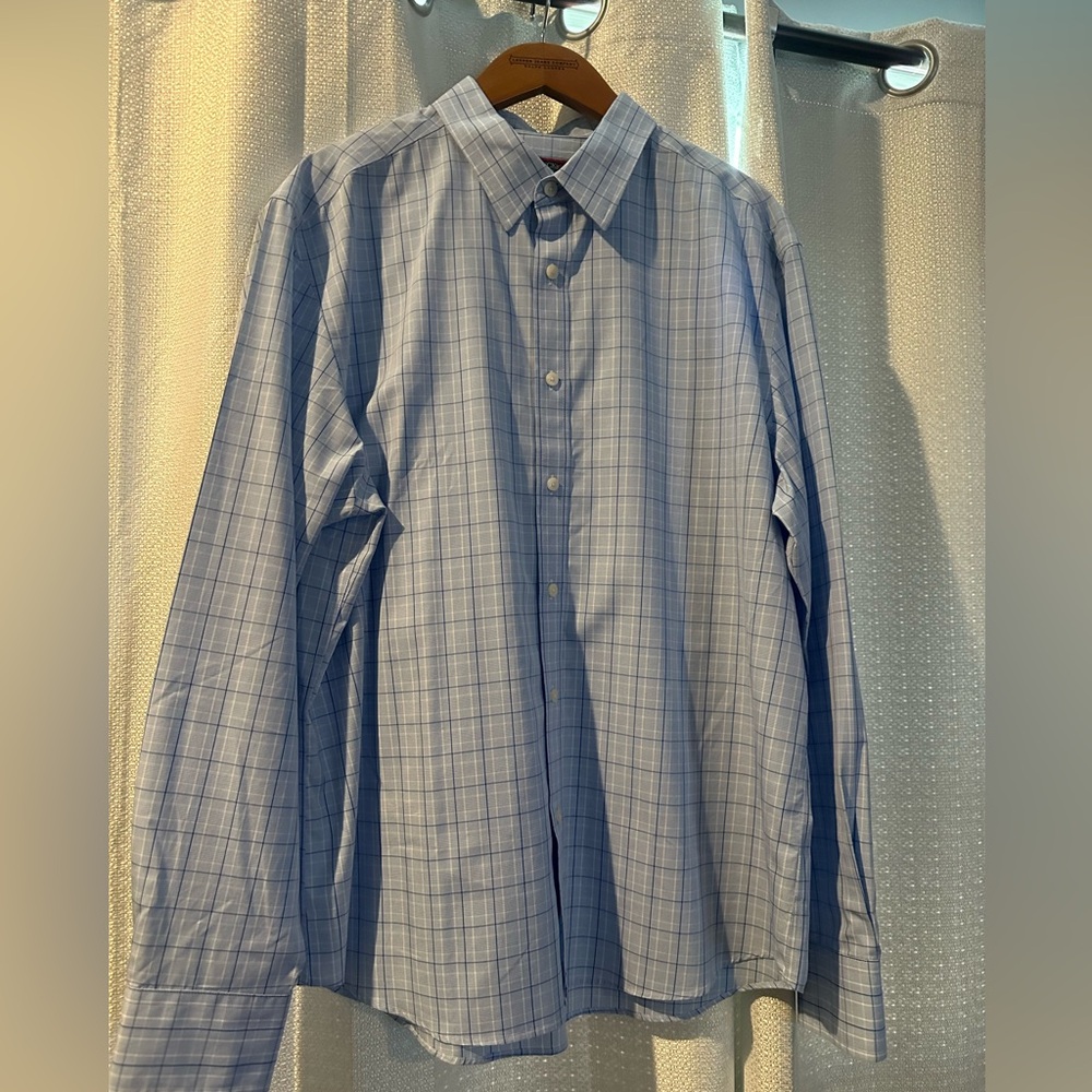 Untuckit men’s dress shirt. XL. Wrinkle free.